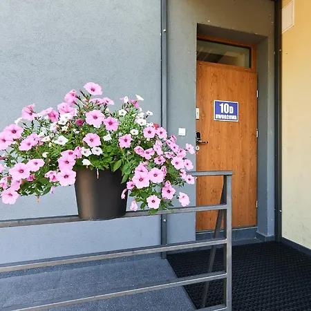 Dworcowa 10d ゲストハウス Płock